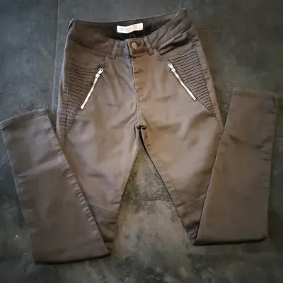 Pantalones Zara negro con cierres - miniatura 1