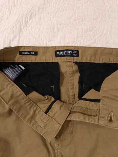 Pantalones cargo color caqui para hombre - miniatura 2