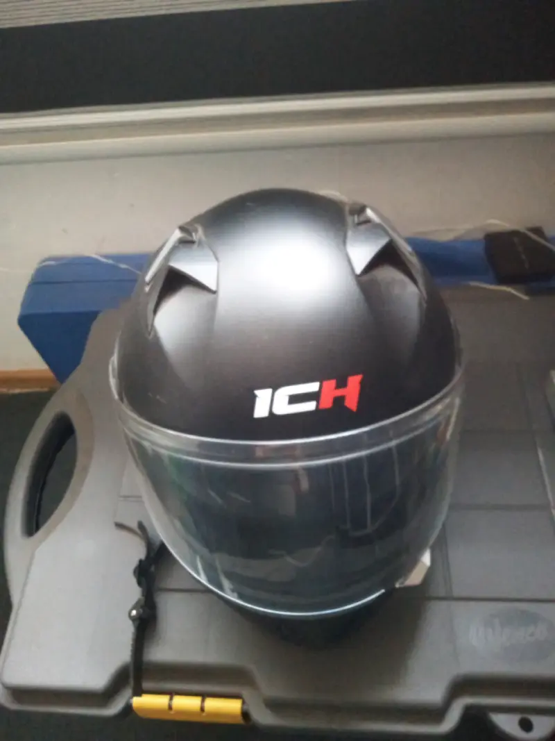 Casco de moto negro con visor - 2