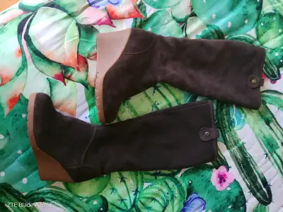 Botas altas de gamuza marrón - miniatura 2
