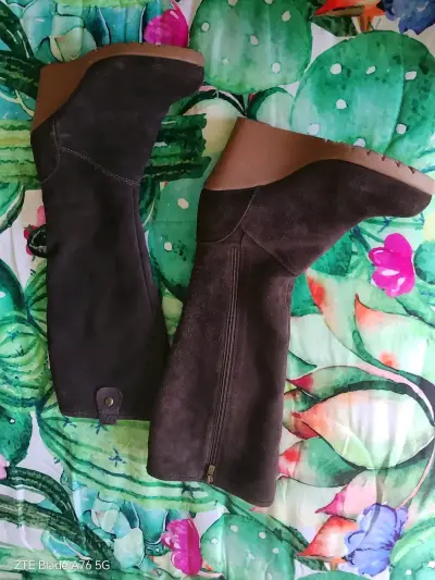 Botas altas de gamuza marrón - miniatura 3