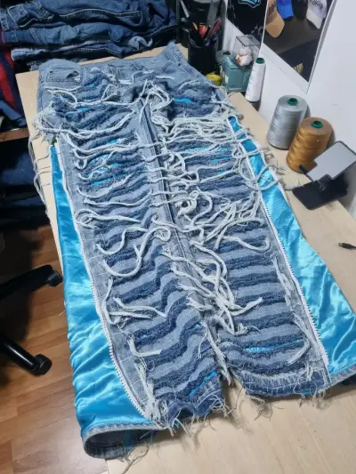 JEANS PERSONALIZADOS UNISEX - miniatura 3