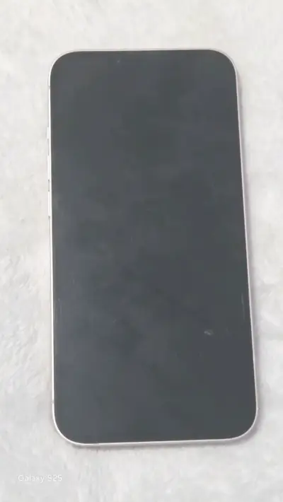 iPhone 13 en buen estado - miniatura 6