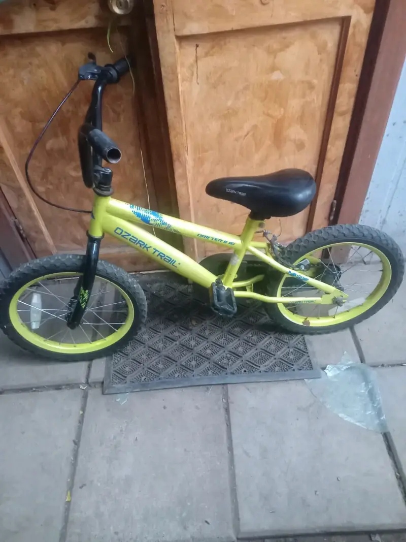 Bicicleta infantil Ozark Trail amarilla - 1