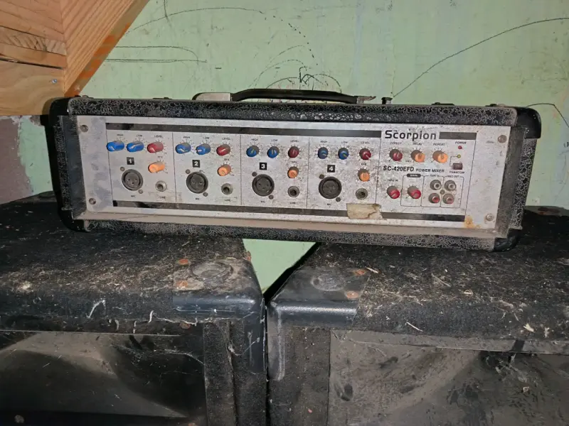 Sistema de audio Scorpion con amplificador - 3