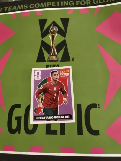 Álbum FIFA con lámina de Cristiano Ronaldo - miniatura 1