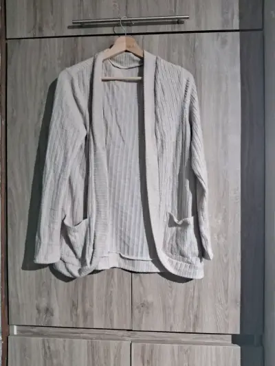 Cardigan beige de algodón para mujer - miniatura 3