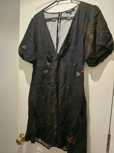 Vestido negro con estampado floral Foster - miniatura 1