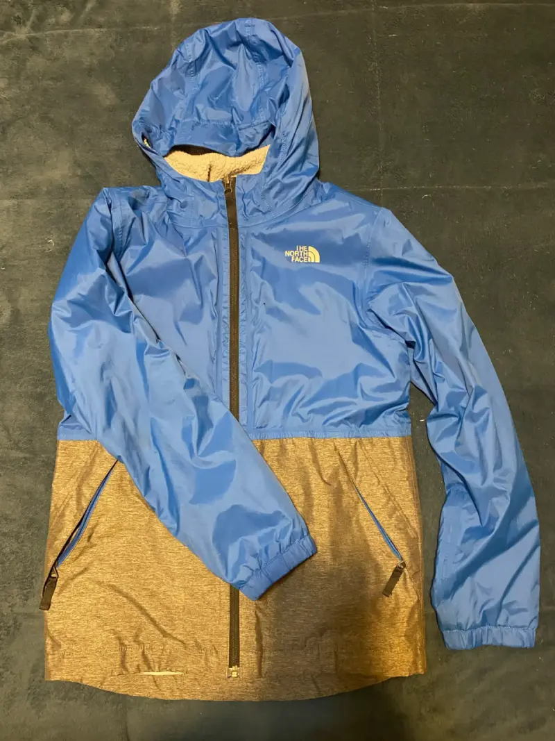 Chaqueta The North Face azul y gris talla 14-16 - 2