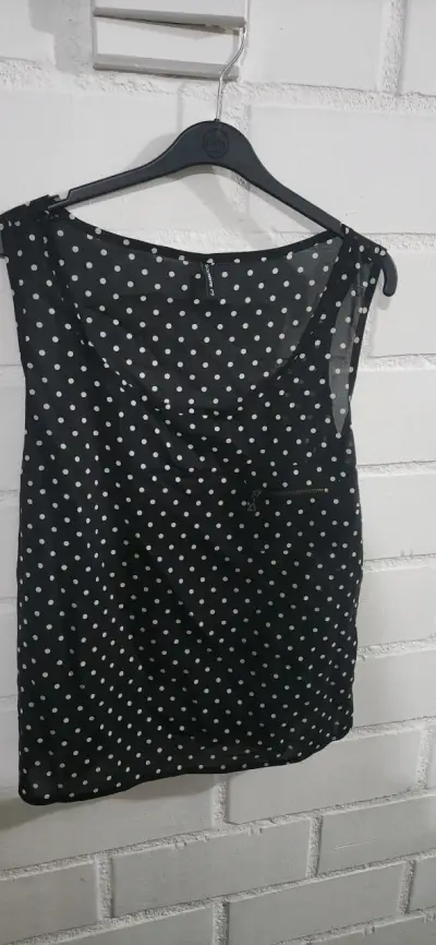 Blusa negra de lunares blancos - miniatura 1