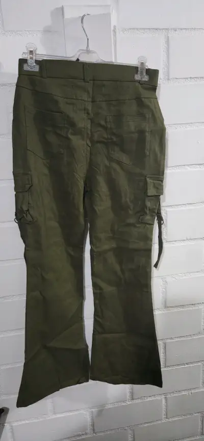 Pantalones cargo verde oliva para mujer - miniatura 2
