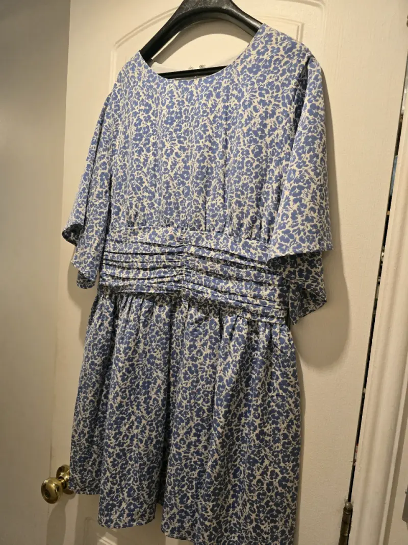 Vestido estampado azul y blanco - 2