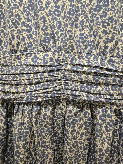 Vestido estampado azul y blanco - miniatura 3