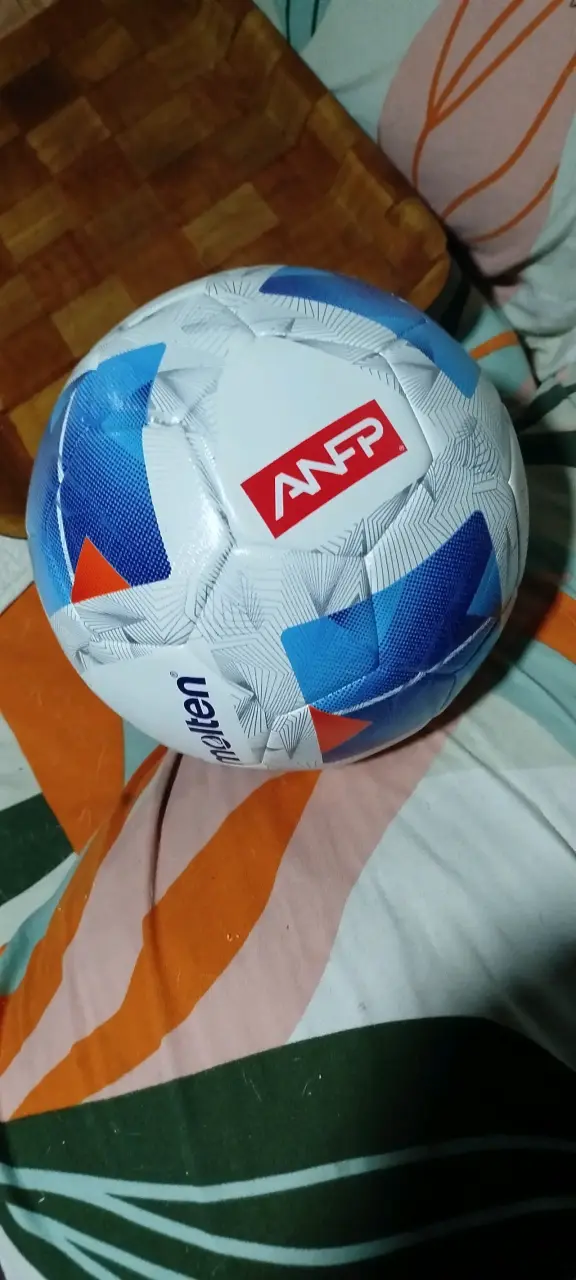 Balón de fútbol Molten diseño moderno - 2