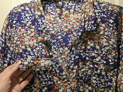 Blusa floral azul de manga 3/4 verano - miniatura 2