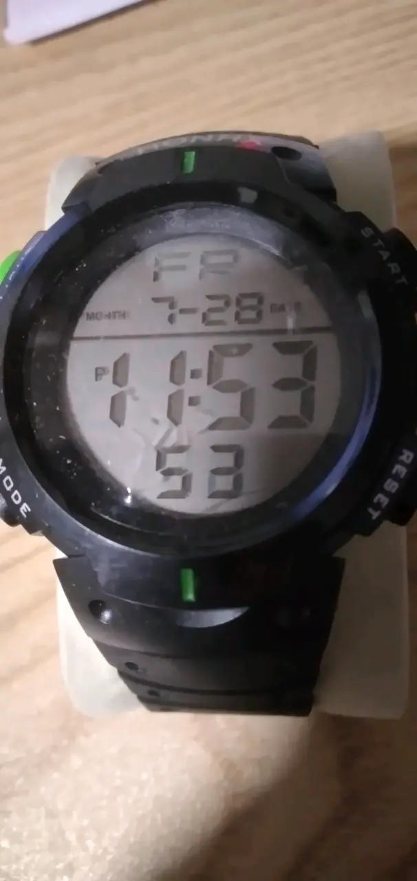 Reloj digital HONHX negro resistente - 3
