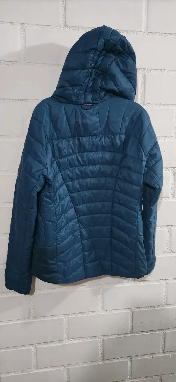Chaqueta acolchada azul con capucha - 2