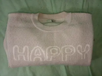 Suéter blanco con diseño 'HAPPY' brillante de niña - miniatura 4