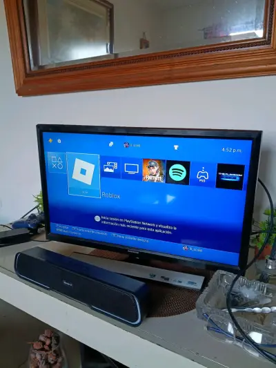 Consola PlayStation 4 en buen estado - miniatura 2