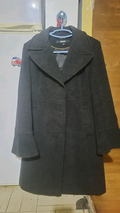Abrigo negro DKNY para mujer talla S da para y 1/2 - miniatura 1