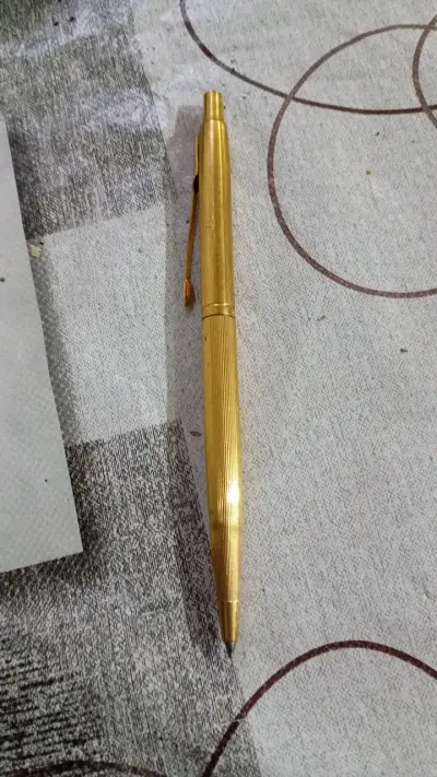 Elegante bolígrafo dorado metálico - miniatura 1