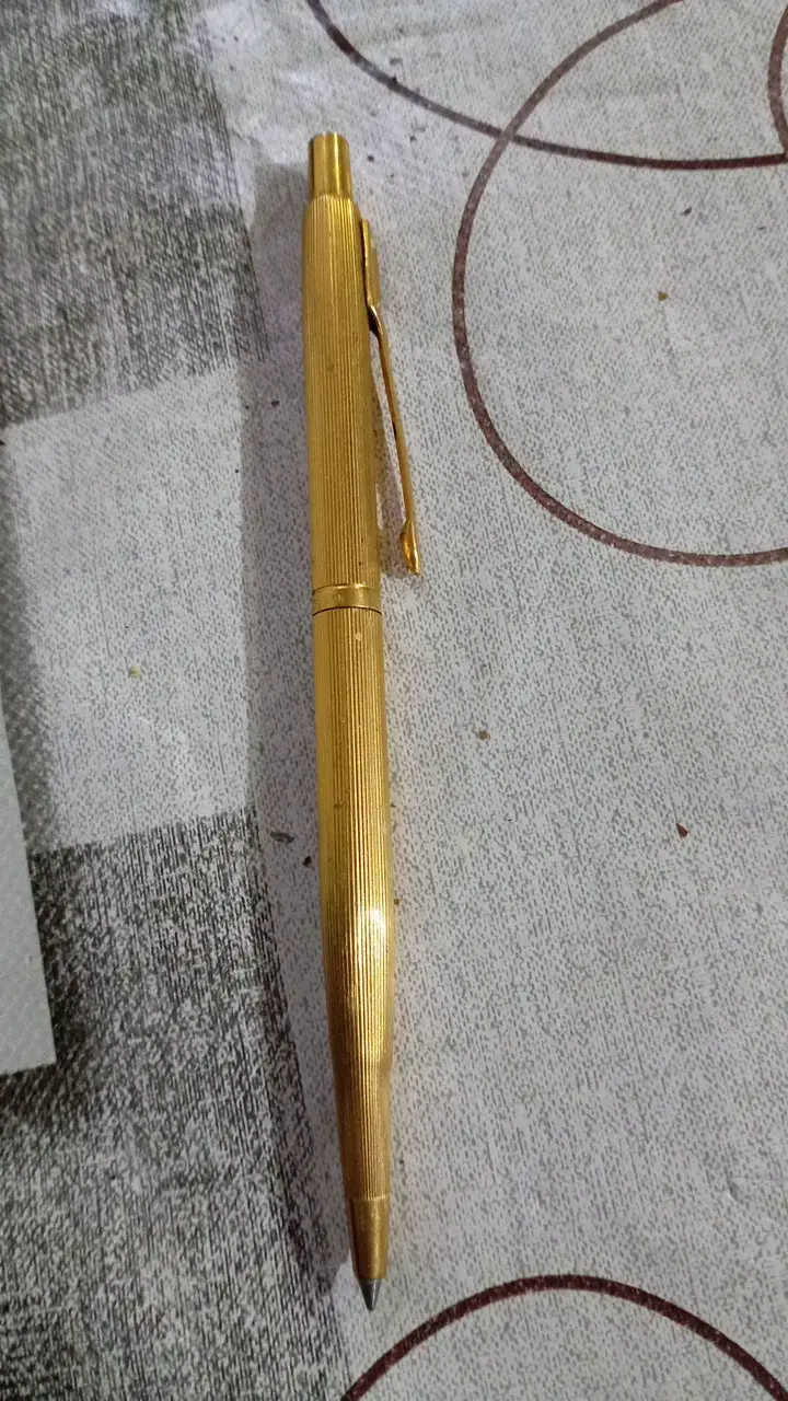 Elegante bolígrafo dorado metálico - 2