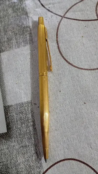 Elegante bolígrafo dorado metálico - miniatura 2