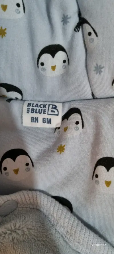 Enterito  con pingüinos marca black and blue - miniatura 2