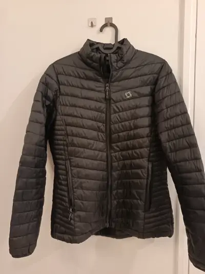 Chaqueta acolchada negra para mujer - miniatura 1