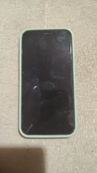 iphone 11 en buen estado - miniatura 1