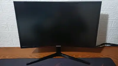 Monitor curvo Samsung 144hz - miniatura 1