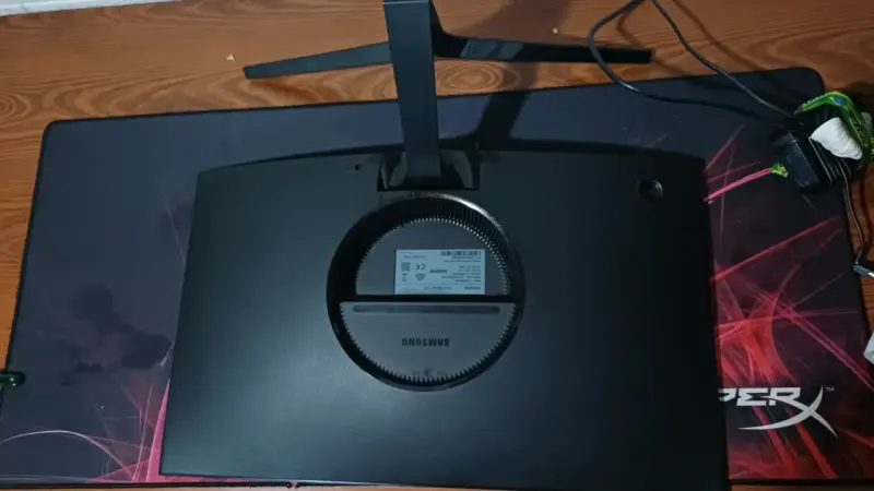 Monitor curvo Samsung 144hz - 2