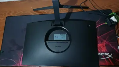 Monitor curvo Samsung 144hz - miniatura 2