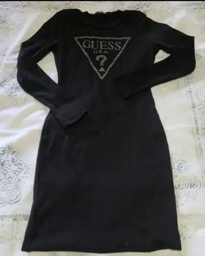 Vestido negro Guess con logo brillante réplica - miniatura 1