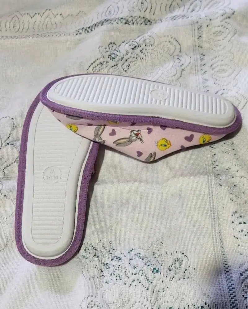 Pantuflas Looney Tunes moradas talla M - 4