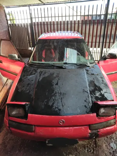 Se vende 323 GLX - miniatura 1