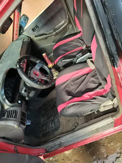 Se vende 323 GLX - miniatura 2