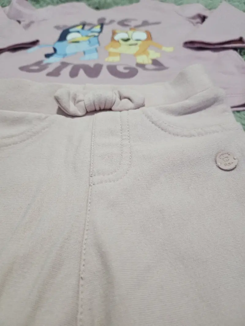 Conjunto de ropa infantil rosado - 3