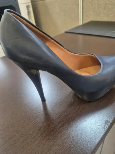 Zapato de tacón alto azul - miniatura 1