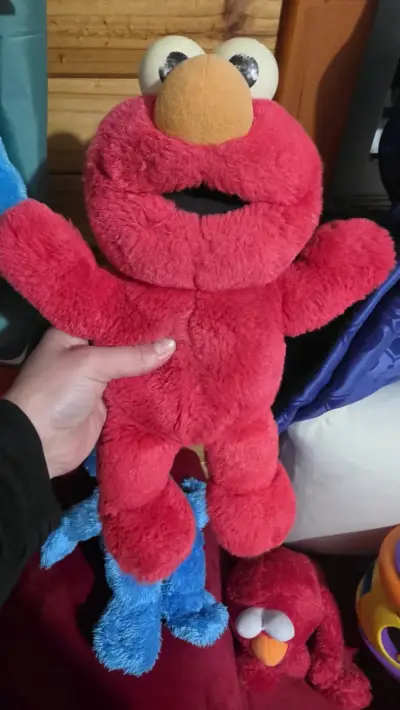 Peluche de Elmo suave y abrazable - miniatura 1