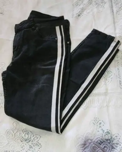 Jeans FES negros con franjas blancas - miniatura 1