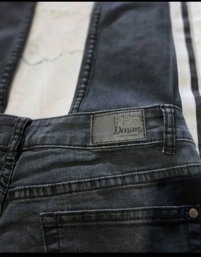 Jeans FES negros con franjas blancas - 4