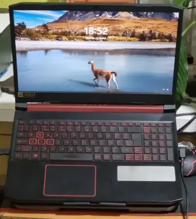 Laptop Acer Nitro 5 con pantalla Full HD - miniatura 1