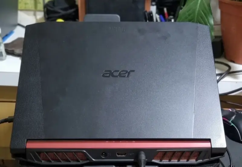 Laptop Acer Nitro 5 con pantalla Full HD - 3