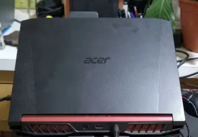Laptop Acer Nitro 5 con pantalla Full HD - miniatura 3