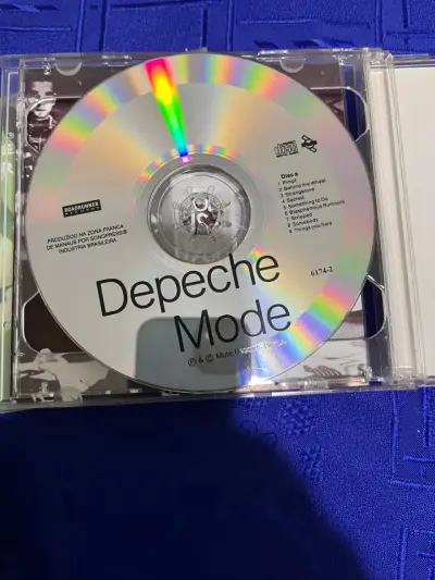 CD Depeche Mode con estuche - miniatura 1