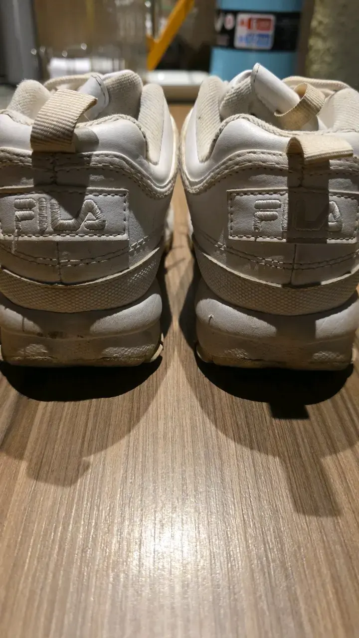 Zapatillas deportivas blancas Fila usadas - 4