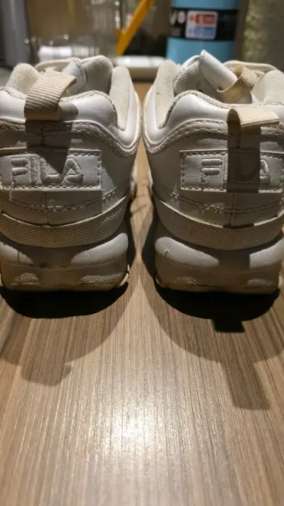 Zapatillas deportivas blancas Fila usadas - miniatura 4