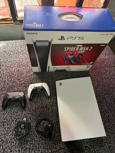 Consola PS5 con dos controles - miniatura 1