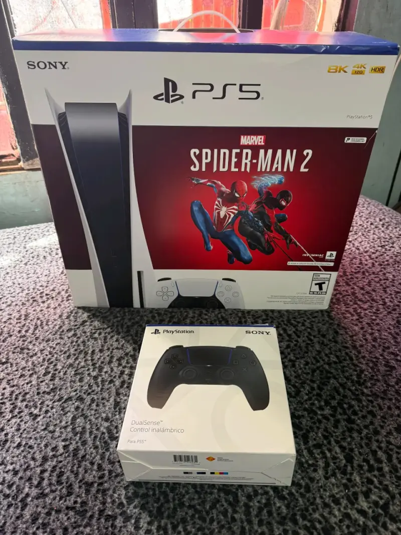 Consola PS5 con dos controles - 2